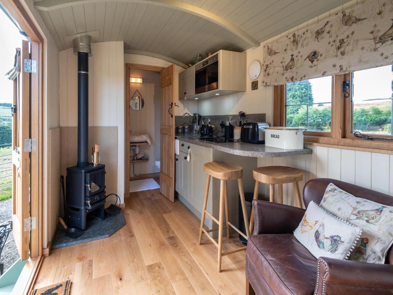 Padarn'S Hut Villa Llanbadarn Fynydd Exterior foto