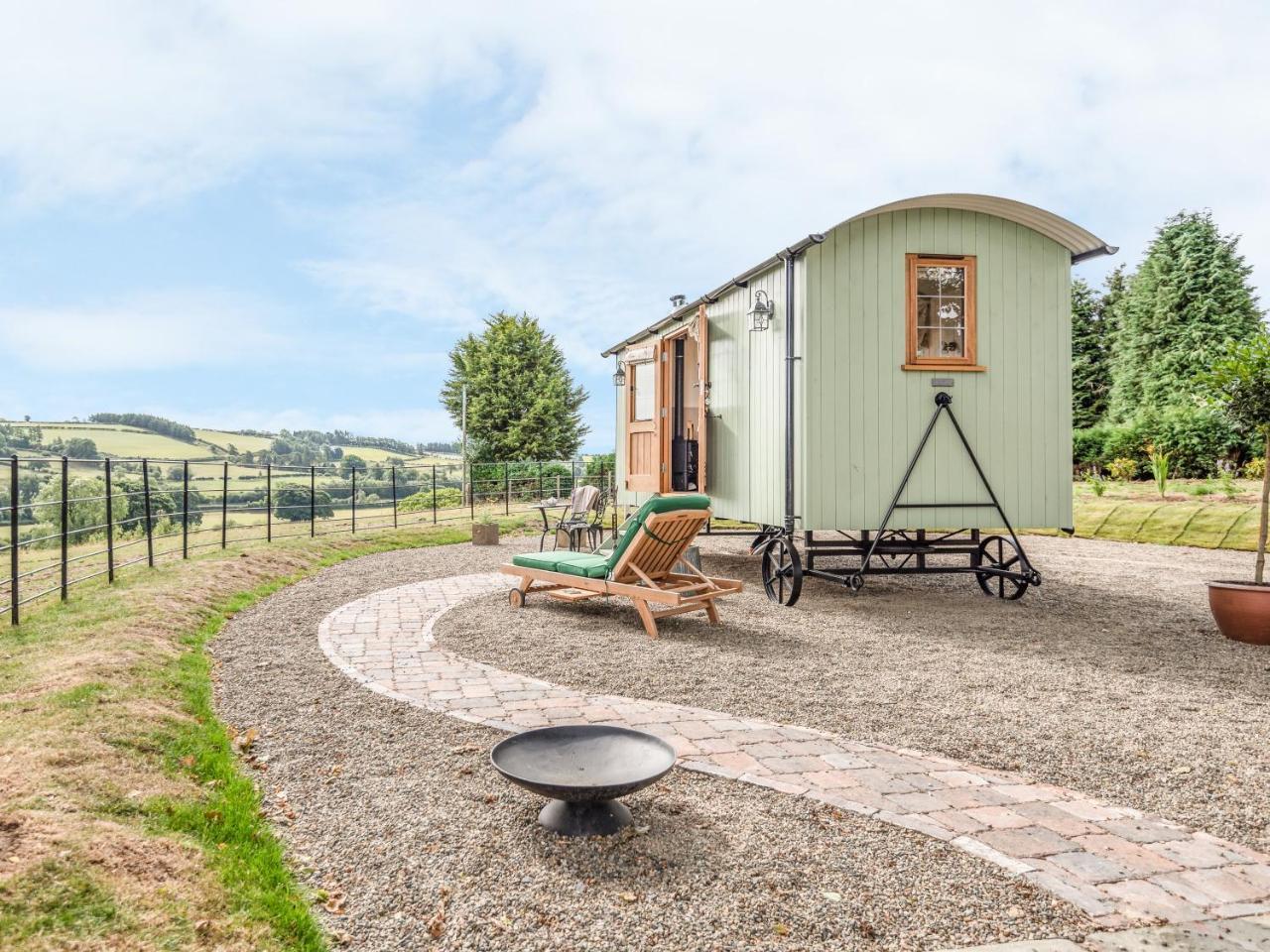 Padarn'S Hut Villa Llanbadarn Fynydd Exterior foto