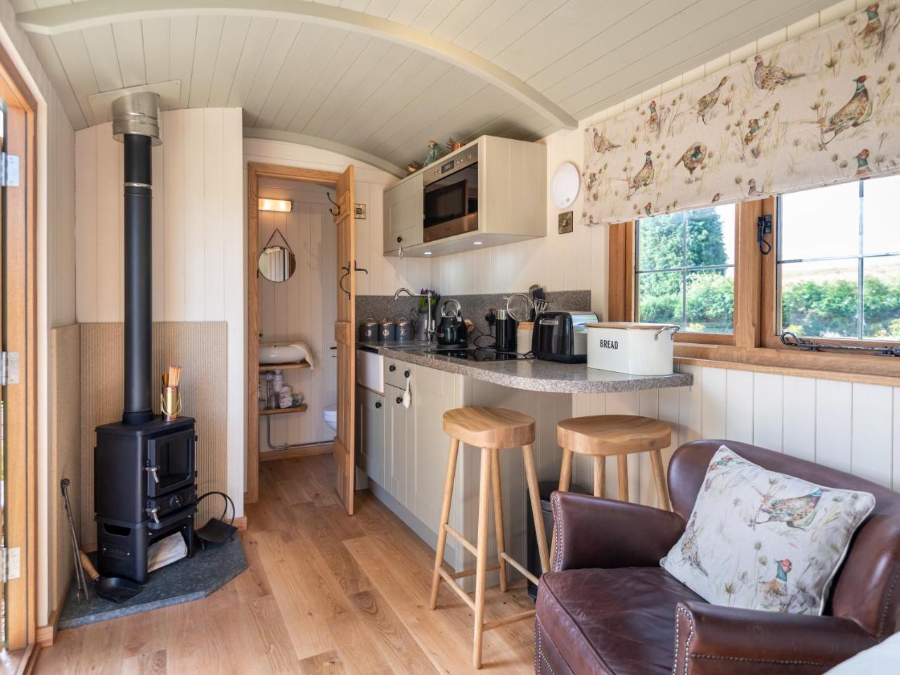 Padarn'S Hut Villa Llanbadarn Fynydd Exterior foto